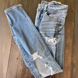 American Eagle Jeans Women’s Size 6 Super High Rise Jegging Denim Dream Jean